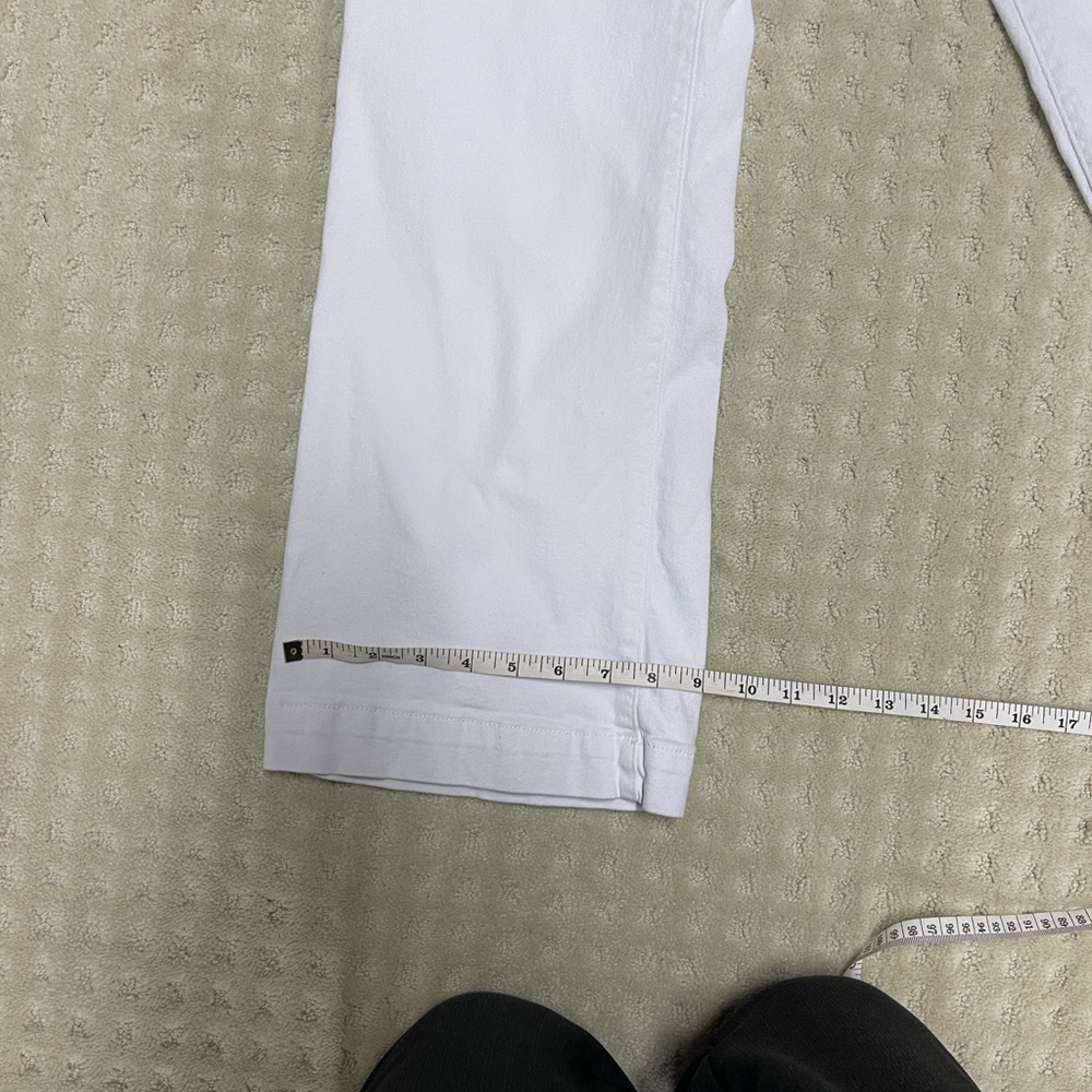 Amazing White Straight-Leg Jeans, Size Small - Picture 6 of 7